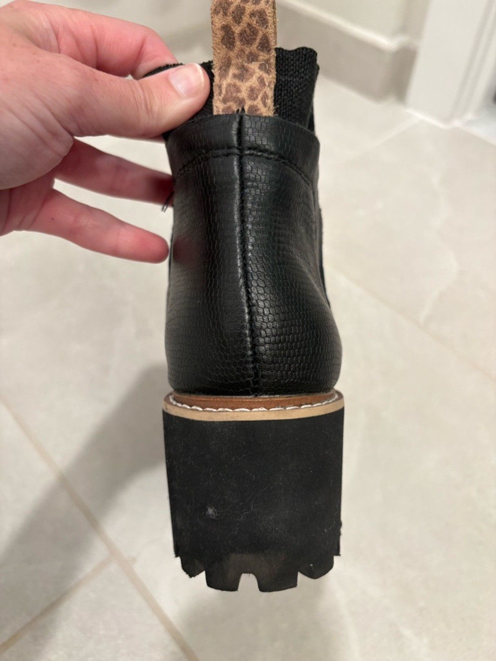 Dolce Vita Black Leather Waterproof Huey H20 Lug Sole Platform Booties Size 7 - Picture 10 of 11
